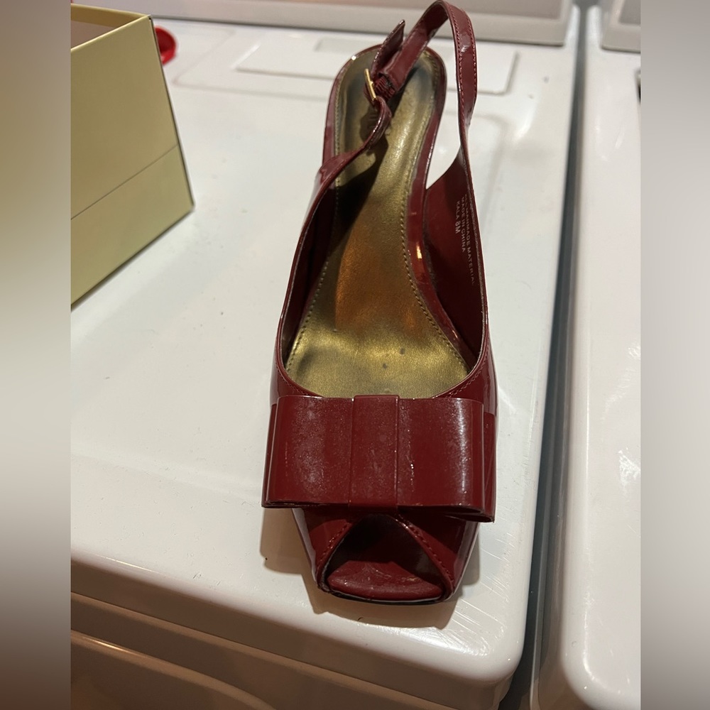 Va-va-voom!!! Red open toe heels